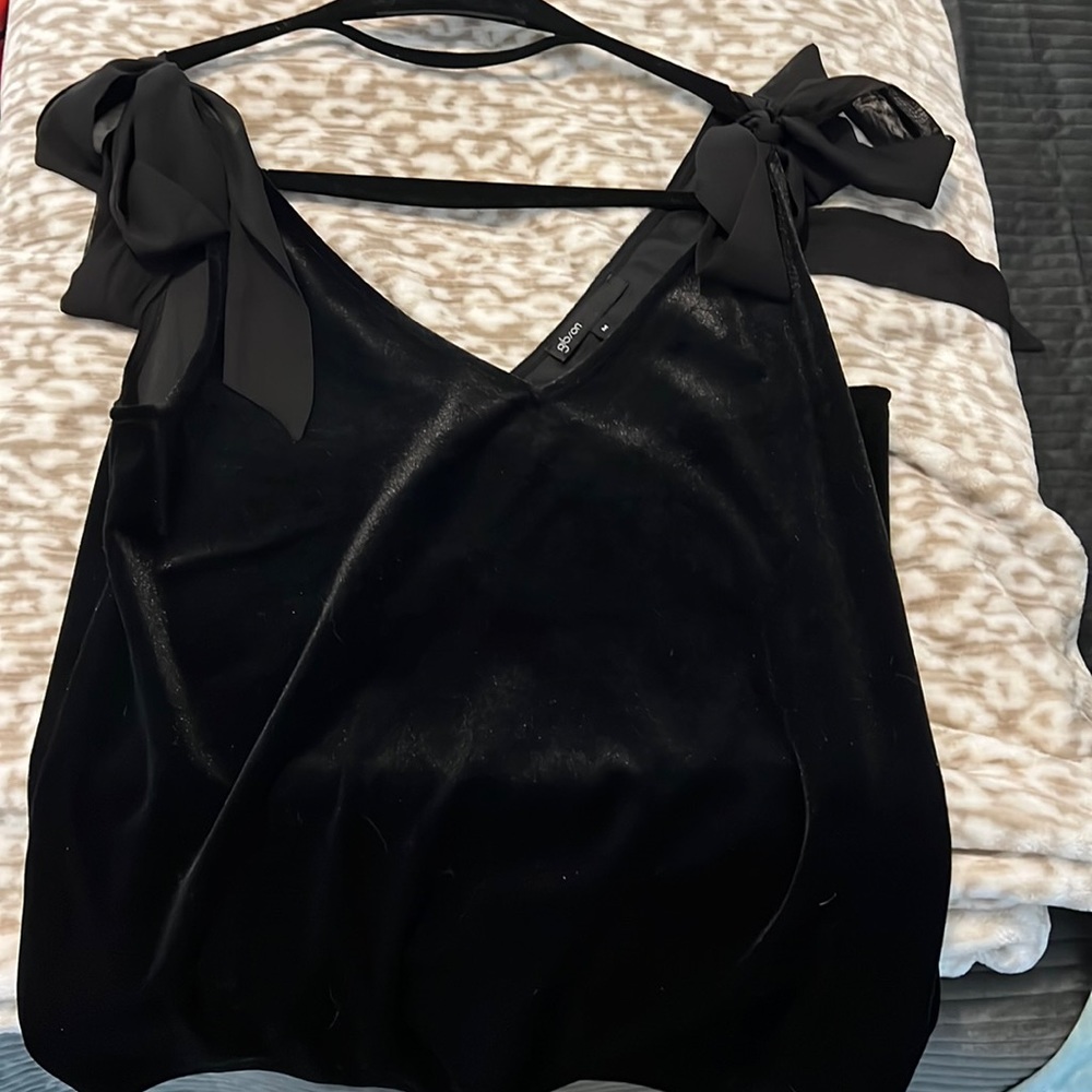 Gibson velvet tie bow top